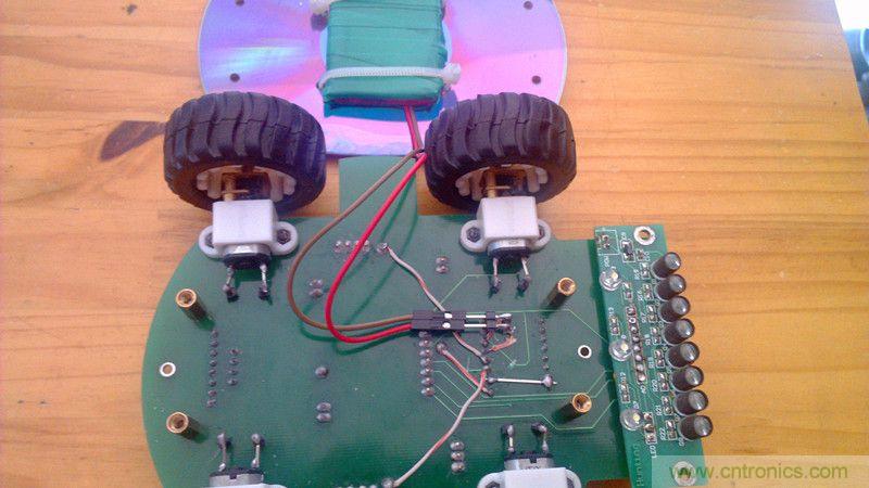 牛人力作！PCB版藍牙智能小車DIY