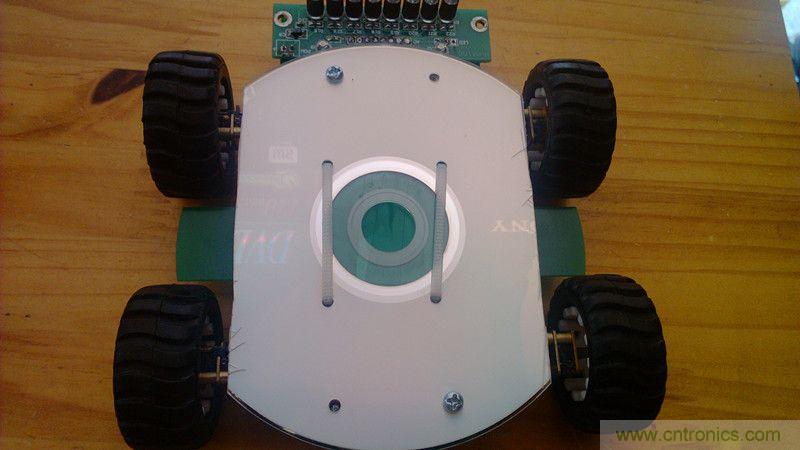 牛人力作！PCB版藍牙智能小車DIY