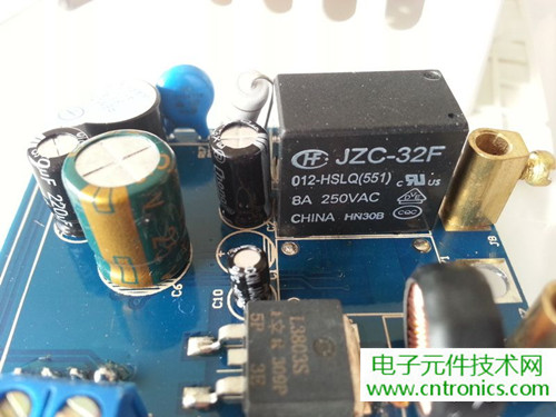 一款觸控開關拆解,做工不錯