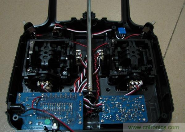 無人機 DIY 制作全過程，酷得不要不要的！