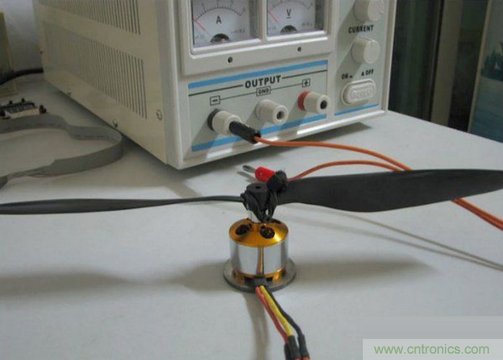 無人機 DIY 制作全過程，酷得不要不要的！